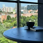 Urban Heights - Bucharest Skyline Apartment